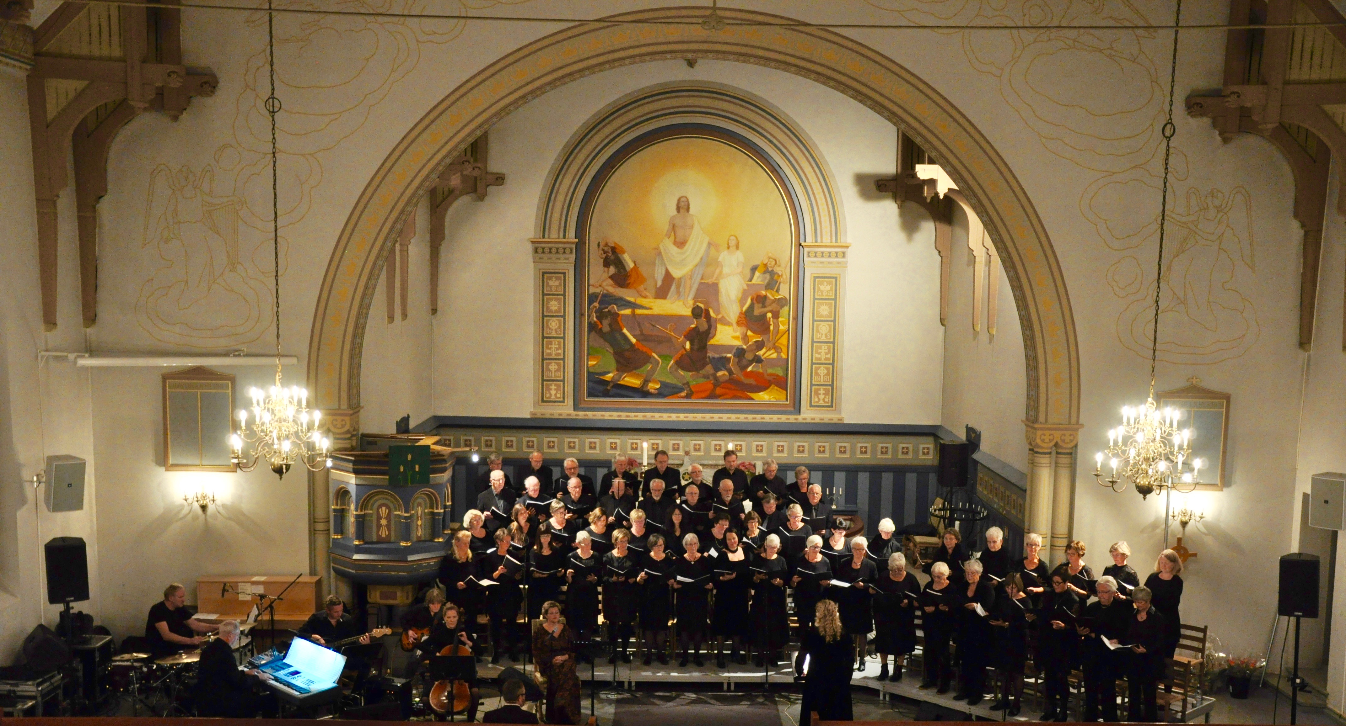 Rolvsøy kirkekor synger på konsert