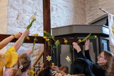 Barnas påskefest feires i Grymyr kirke med ord og sang! Foto: Den norske kirke. 