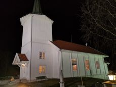 Sørum kirke under lysmessen i november 2022. Foto: Liv C Smerud. 