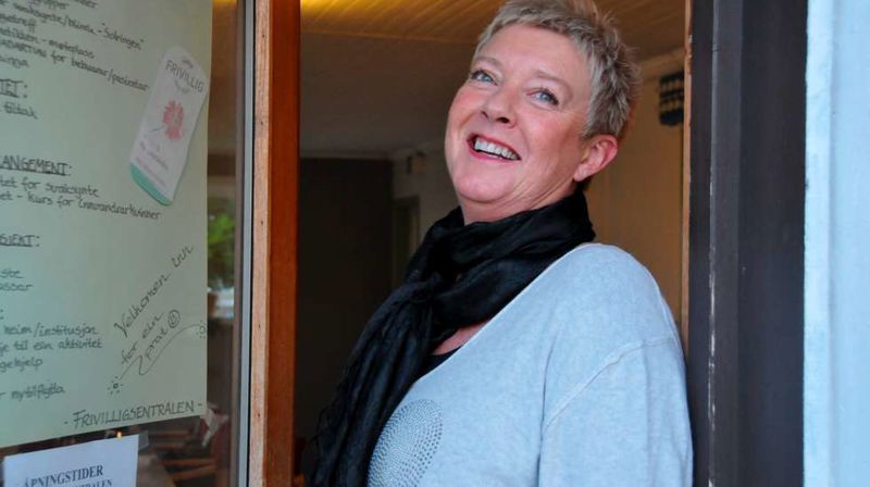 Heidi Pedersen Kvalsvik jobber i Hareid sokn, og er dagleg leiar av Frivilligsentralen. Foto: Vikebladet