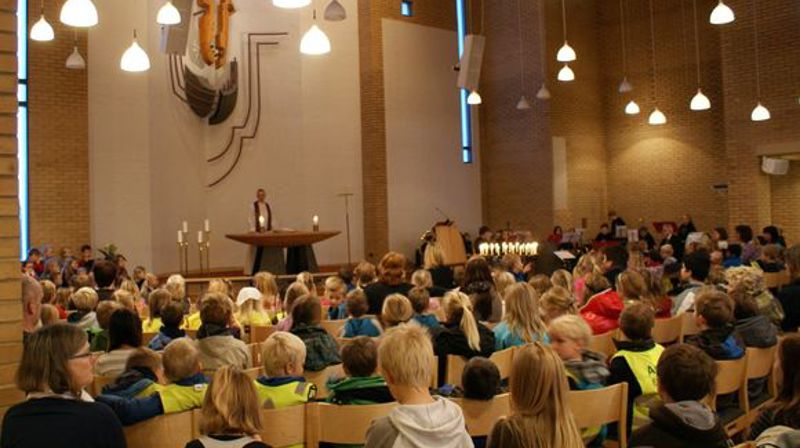 Arkivfoto: Skolegudstjeneste i Udland kirke.