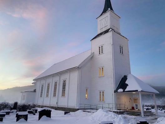 kvelde kirke snø.jpg