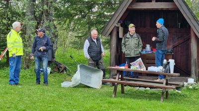 Malvik Rotary hadde dugnad ved Mariakirken 27. mai.