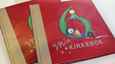 Bilde av to røde bøker med et grønt 6-tall på