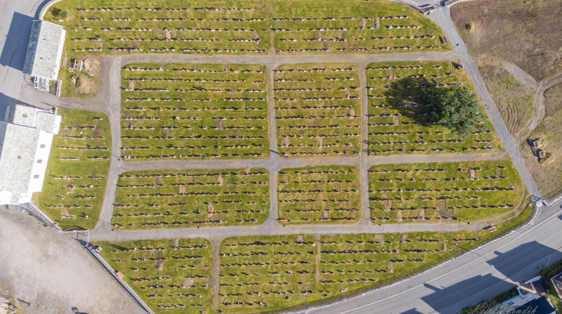 Honningsvåg kirkegård sett fra luften. Foto: Kjell-Bendik Pedersen
