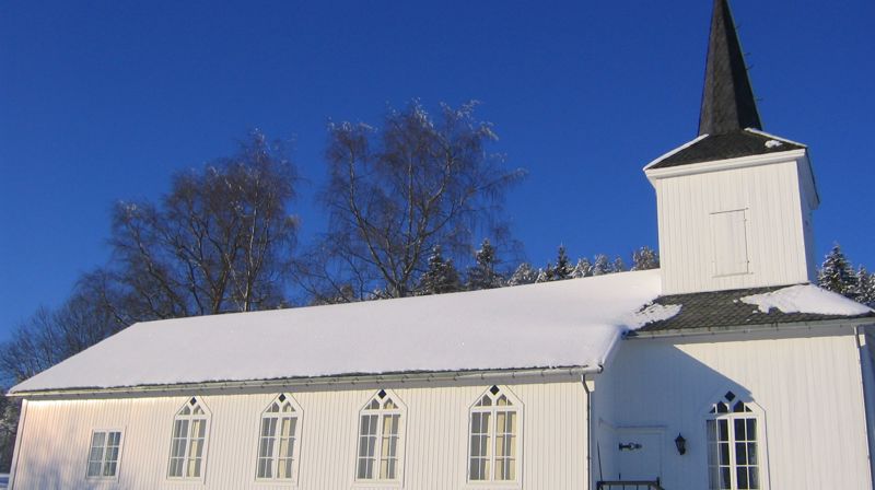 Haugner kirke vinter