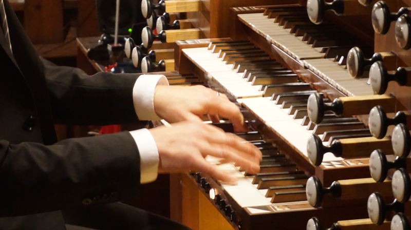 Vil du spille orgel i Fossum, Høybråten, Stovner, Sinsen eller Tonsen kirker? Vi utlyser nå tre stillinger som kantor og organist.