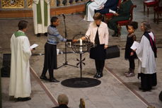 Lystenning for Desmond Tutu under minnegudstjeneste i Oslo domkirke.