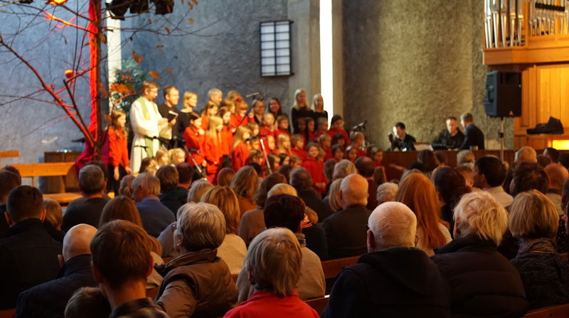 Jubileumsgudstjeneste i Sinsen kirke med fremføring av musikalen "Å, så vakkert".
