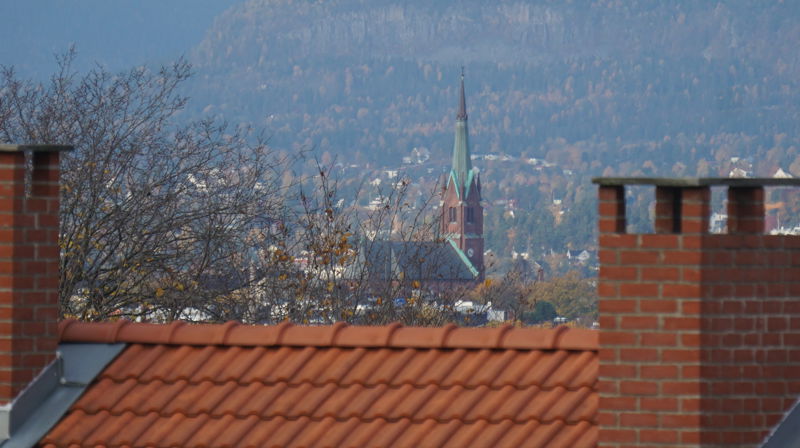 Uranienborg kirke er et kirkemusikalsk kraftsenter i Oslo. Bildet tatt fra Hasle kirke.