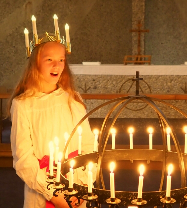 Lucia med lyskrone