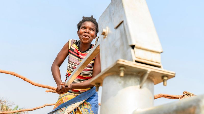 Susan, 33, har 6 barn og bor i Kasalaulo Village in Nchelenge, Luapula Province, Zambia.