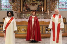 Fra venstre, Maria Maimunatu Krogtoft Liholt, biskop Kari Veiteberg og Ann-Cecilie Myhrvold Vika. Foto: Jonas Lind Asgedom