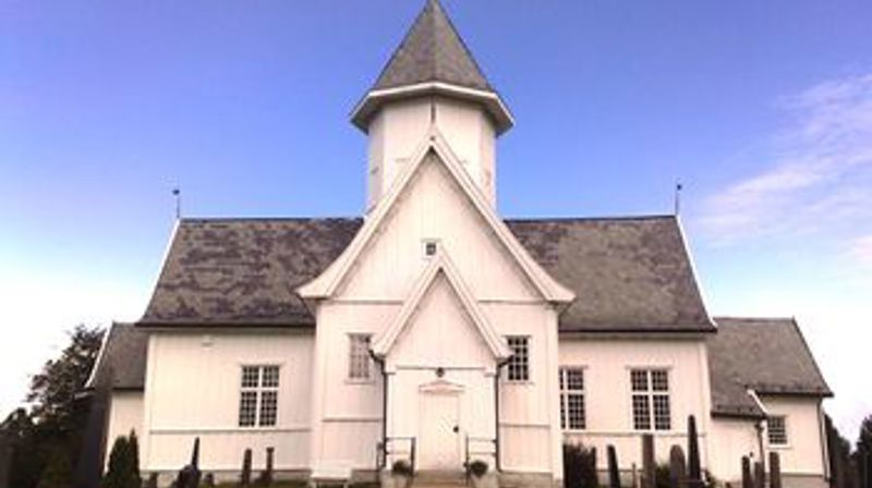 Åpen kirke i Kolbu