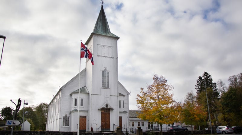 Fjell kyrkje i vinden