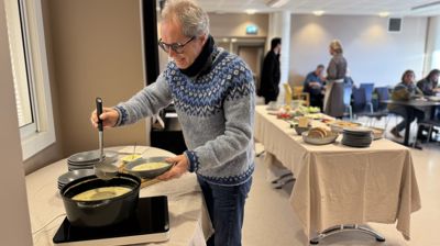 Heimelaga fiskesuppe samla folk i kyrkjestova