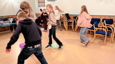 Full fart og høg stemning