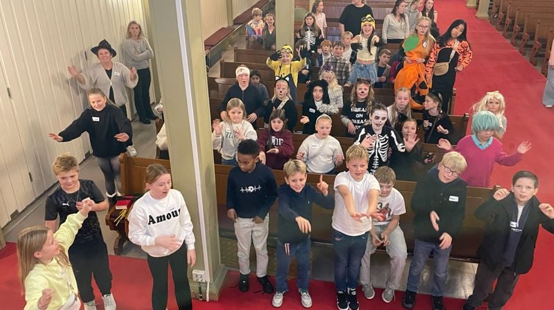 T10 - HalloTweens