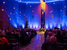 Stemningsfullt i Søm kirke. Foto Anette Strømsbo Gjørv