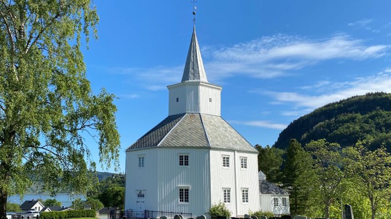 Årsmøte i Buvik menighet og innsettelse av ny klokker