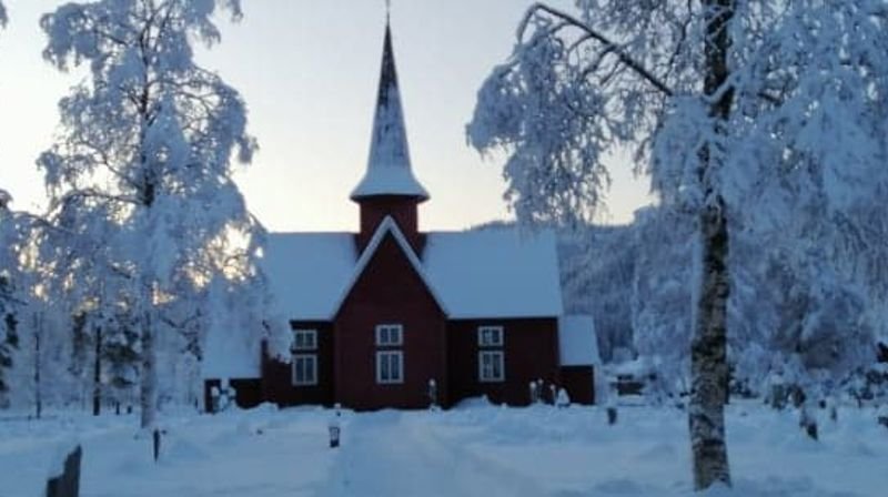 Vinterbilde av Bagn kyrkje