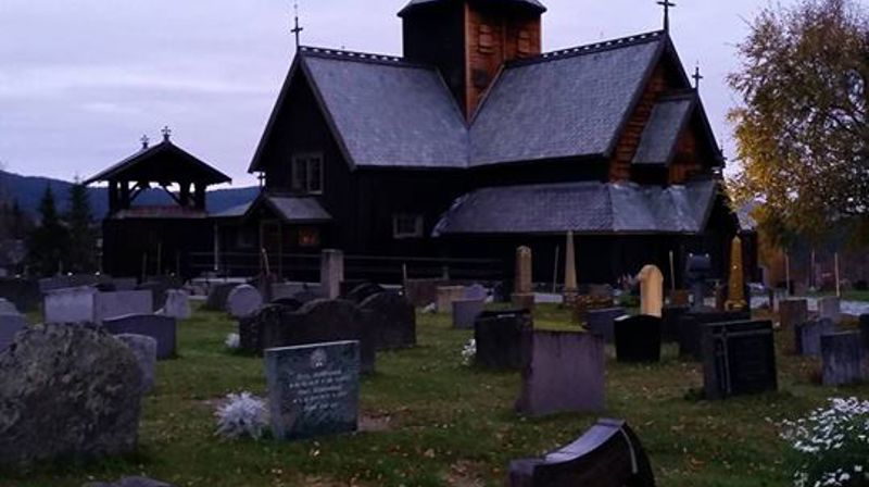 Stavkirken i Hedalen er delvis mørklagt