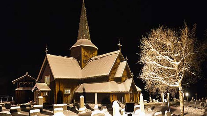 Hedalen stavkirke, vinter
