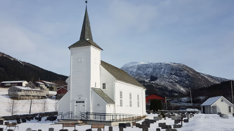 Utlysing – kyrkjetenar og reinhaldar Viksdalen kyrkje