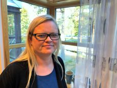 Studentprest Birte Andersen Gresseth ber sørgende om ikke å tenke så mye på hva som er rett og galt. (Foto: Karina Lein)