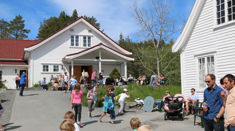 Sommarfest med gudsteneste på Kjeldsund