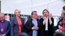 Mange var samlet på Kirkeskipet under Arendalsuka for å lytte til samtalen.