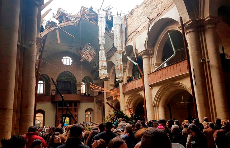 Fra en gudstjeneste i en bombet kirke i Syria. (Foto: bibel.no)