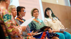 I panelet satt Hanne Magga lengst til høyre, og Aili Keskitalo ved siden av. (Foto: Den norske kirke/Ørjan Marakatt)