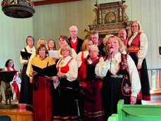 Jubelkoret skapte god stemning på jubileumsgudstjenesten.